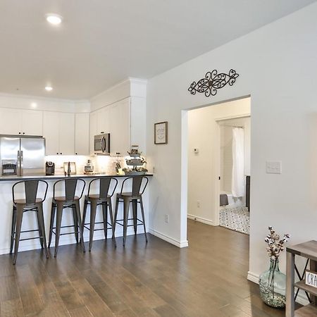 Hill Country Haven A Modern Rustic - 2 Bedroom 2 Bathroom Townhouse Off Main Street Fredericksburg Exterior photo